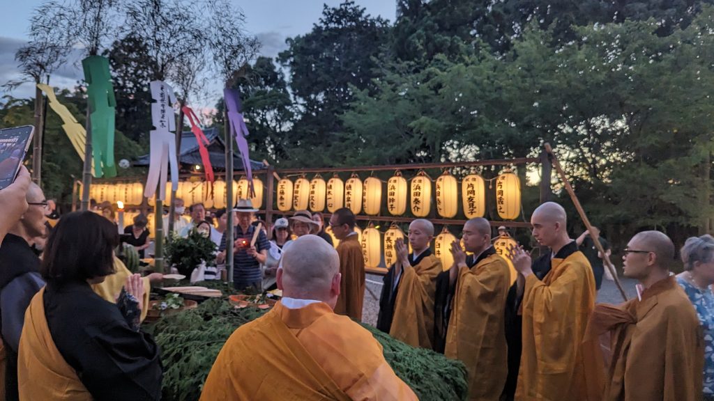 醍醐寺・万灯会のようす